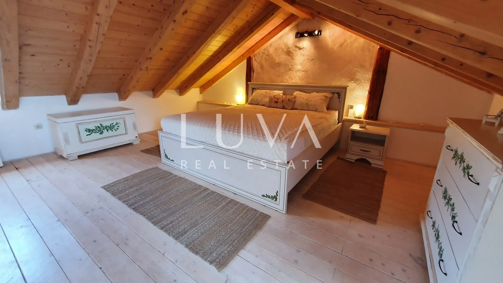 Hvar, Vrbanj – Authentic Stone House with Pool for Sale