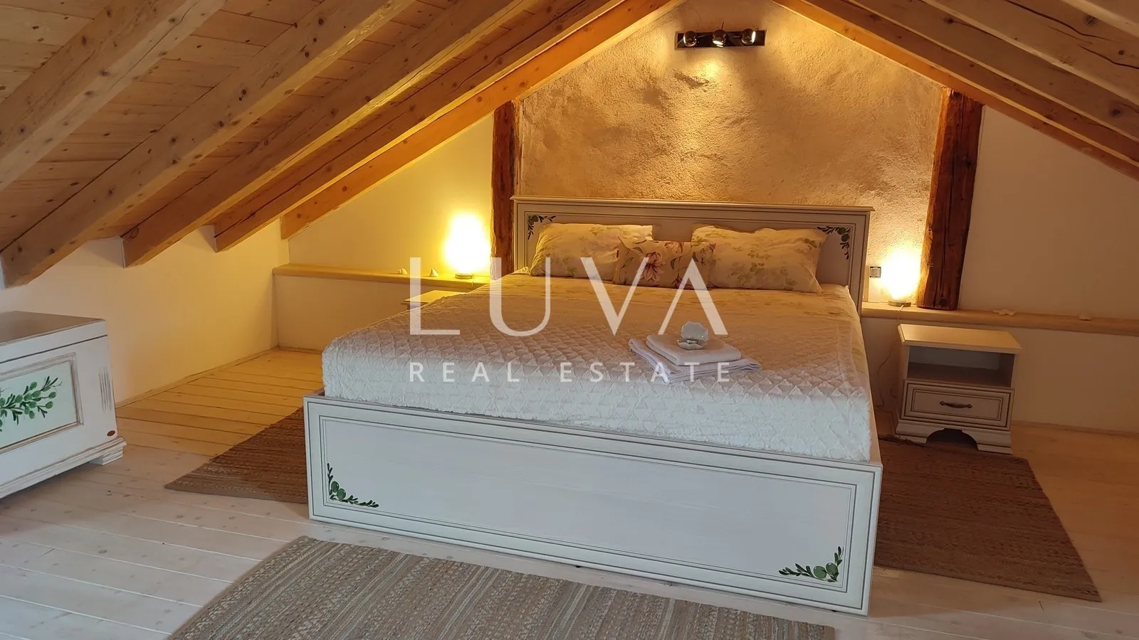 Hvar, Vrbanj – Authentic Stone House with Pool for Sale