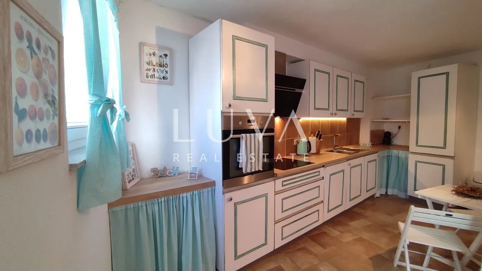 Hvar, Vrbanj – Authentic Stone House with Pool for Sale
