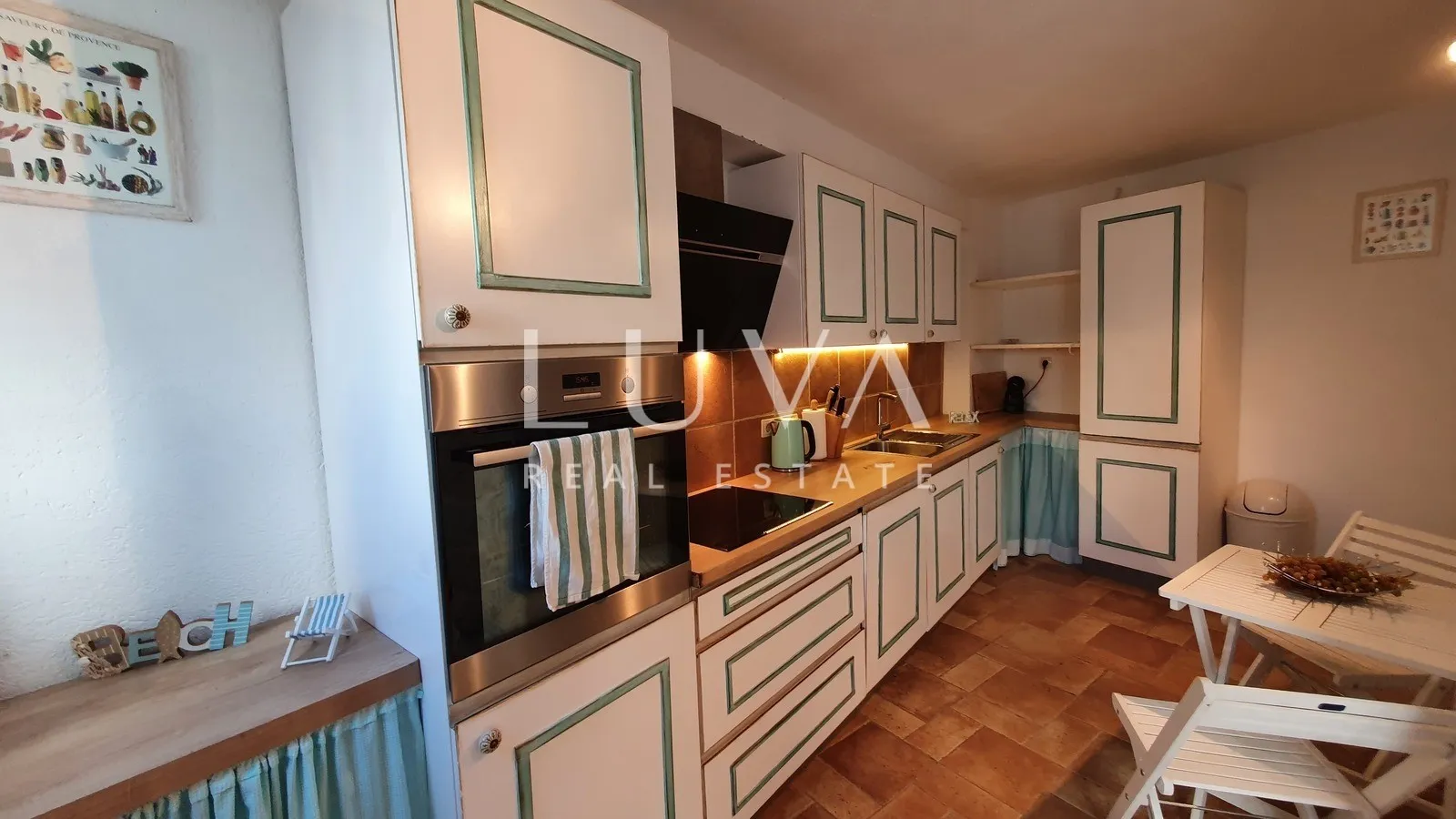Hvar, Vrbanj – Authentic Stone House with Pool for Sale