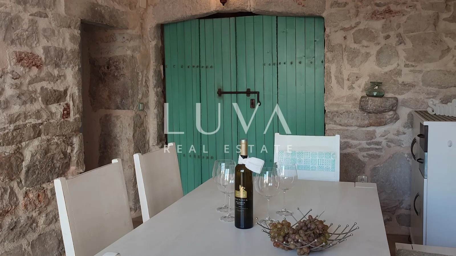 Hvar, Vrbanj – Authentic Stone House with Pool for Sale