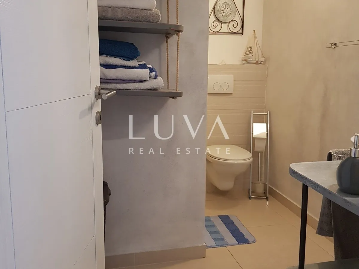 Hvar, Vrbanj – Authentic Stone House with Pool for Sale