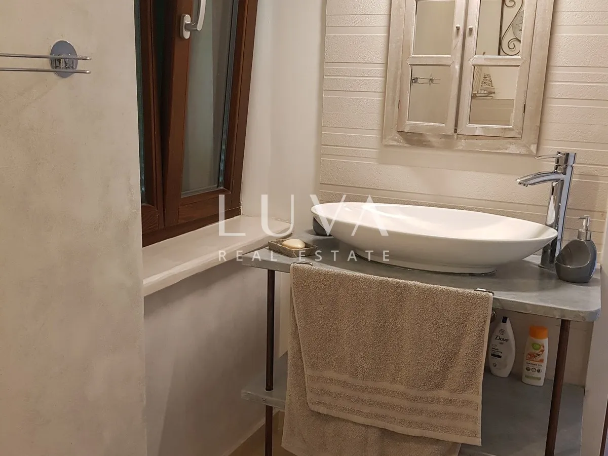 Hvar, Vrbanj – Authentic Stone House with Pool for Sale