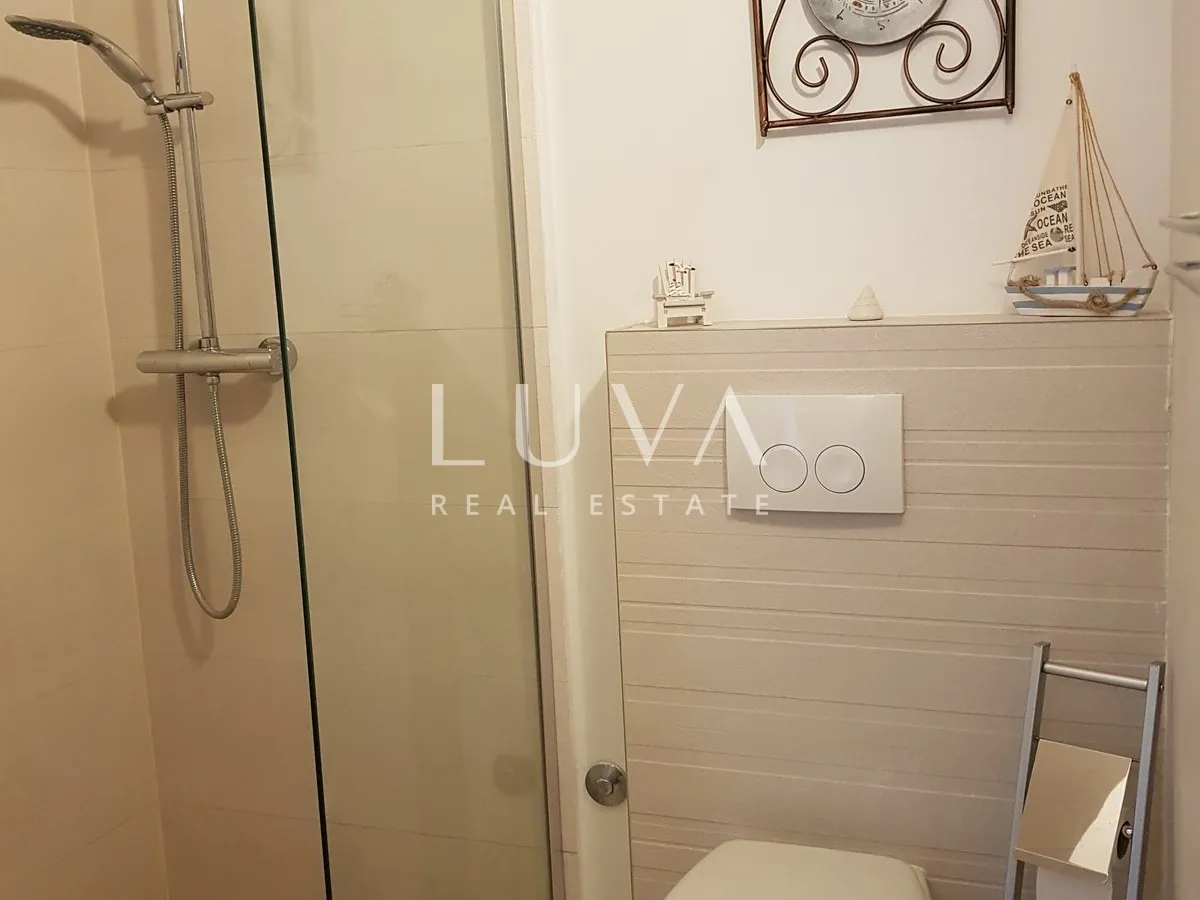 Hvar, Vrbanj – Authentic Stone House with Pool for Sale