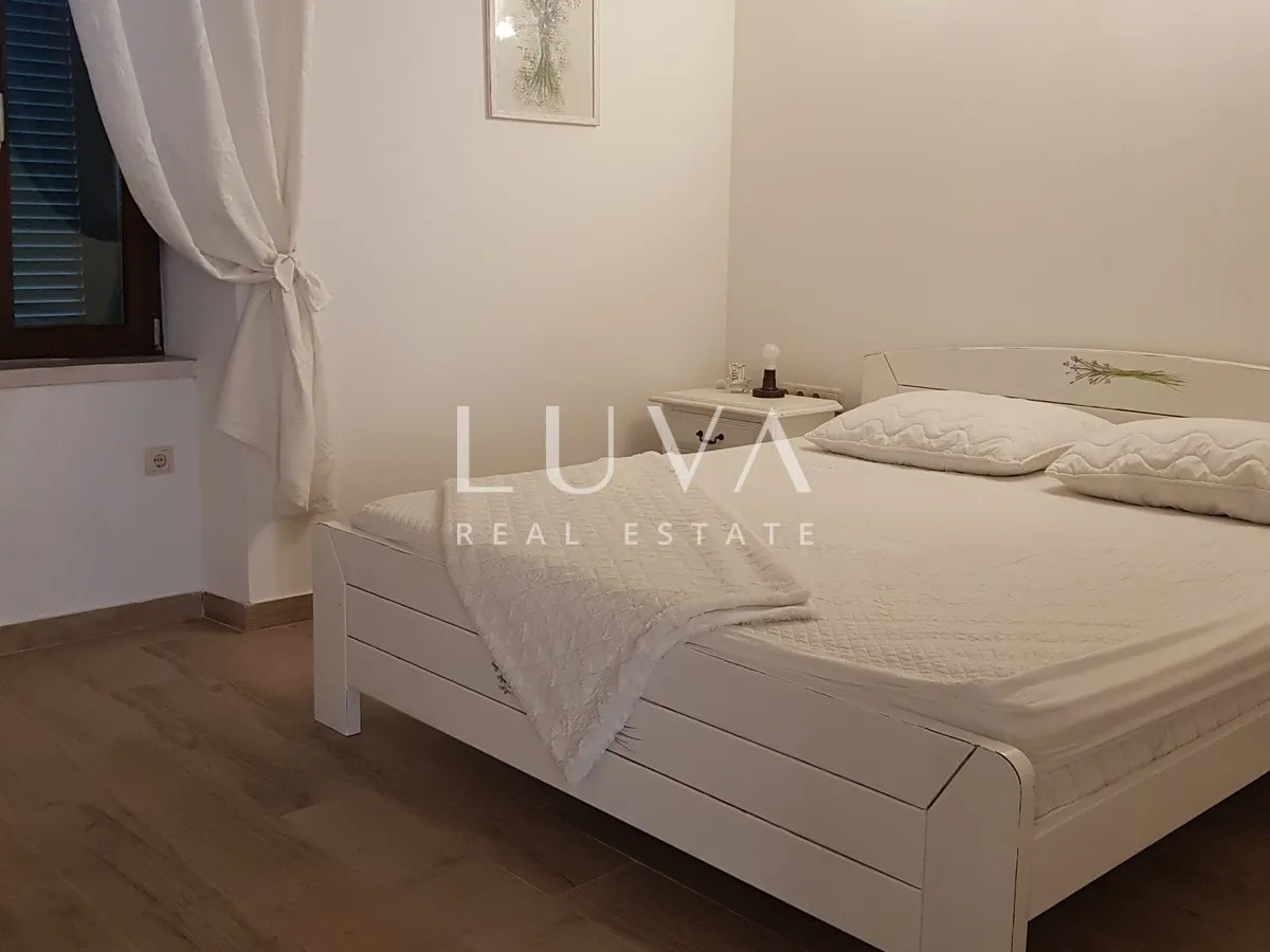 Hvar, Vrbanj – Authentic Stone House with Pool for Sale