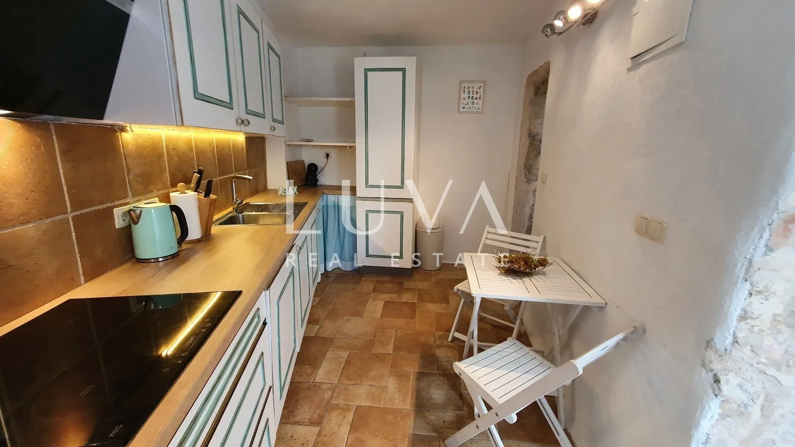 Hvar, Vrbanj – Authentic Stone House with Pool for Sale