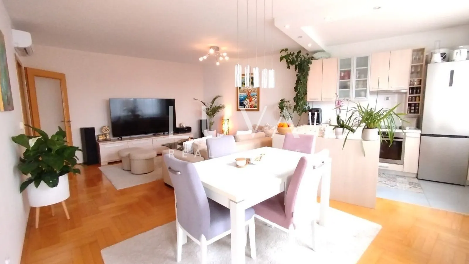 Veliko Polje, 4-room apartment, 109,61m2, with garage, for sale