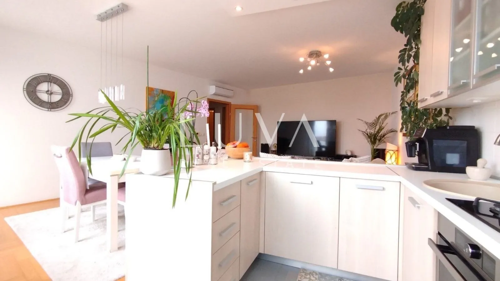Veliko Polje, 4-room apartment, 109,61m2, with garage, for sale