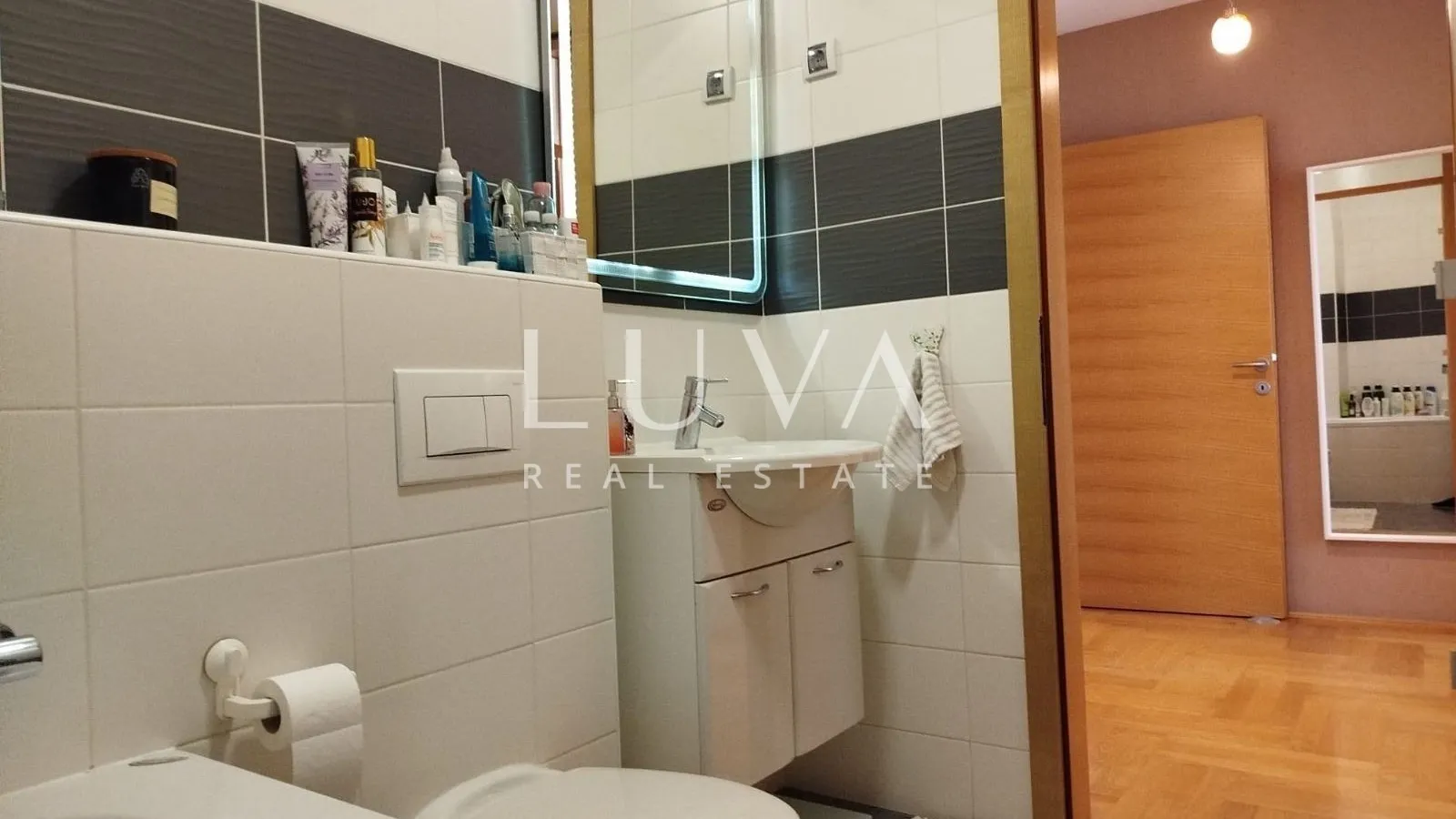 Veliko Polje, 4-room apartment, 109,61m2, with garage, for sale