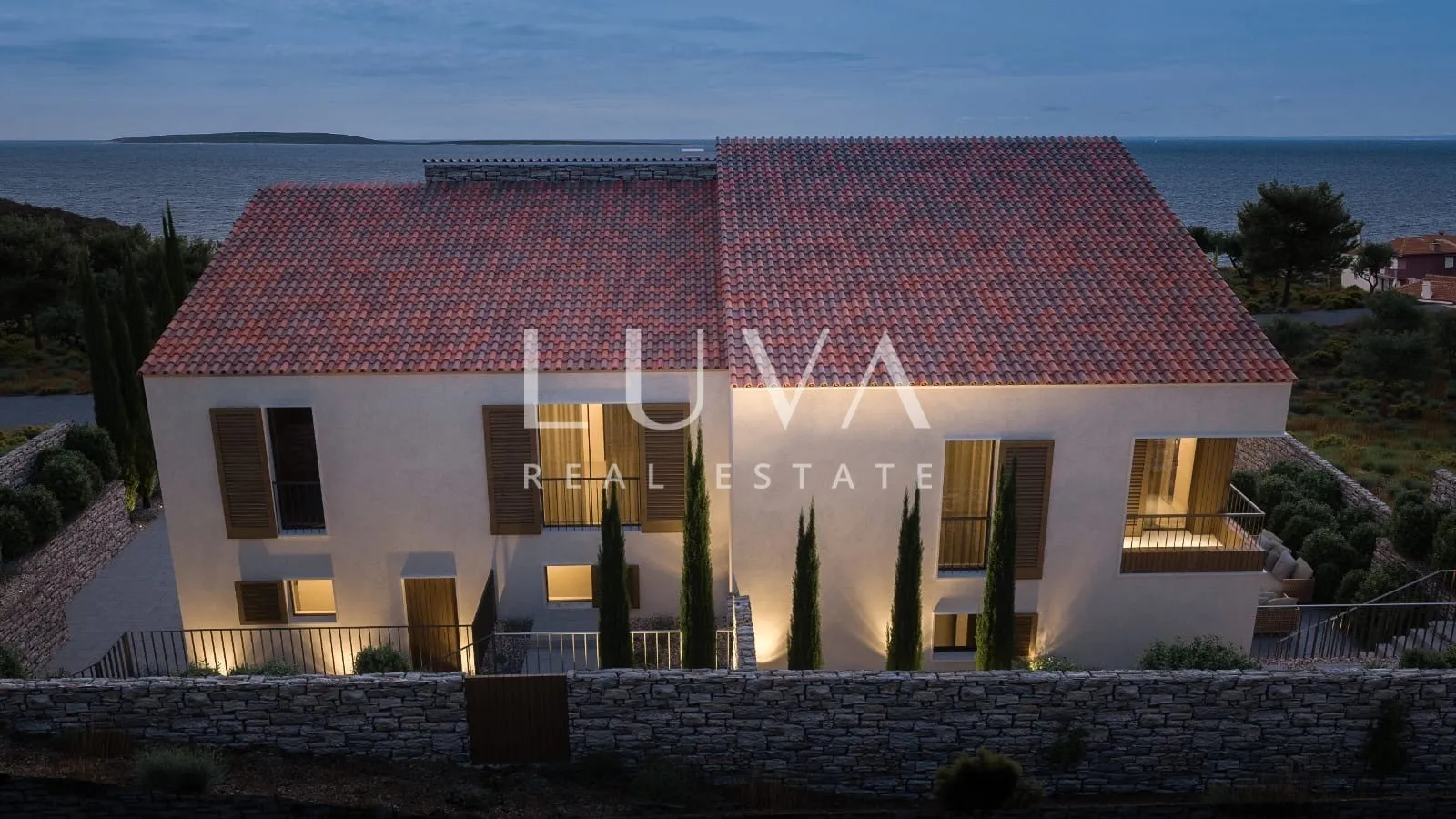 Otok Cres,  Martinšćica, luksuzna kuća s bazenom i predivnim pogledom na more, 267,48 m2