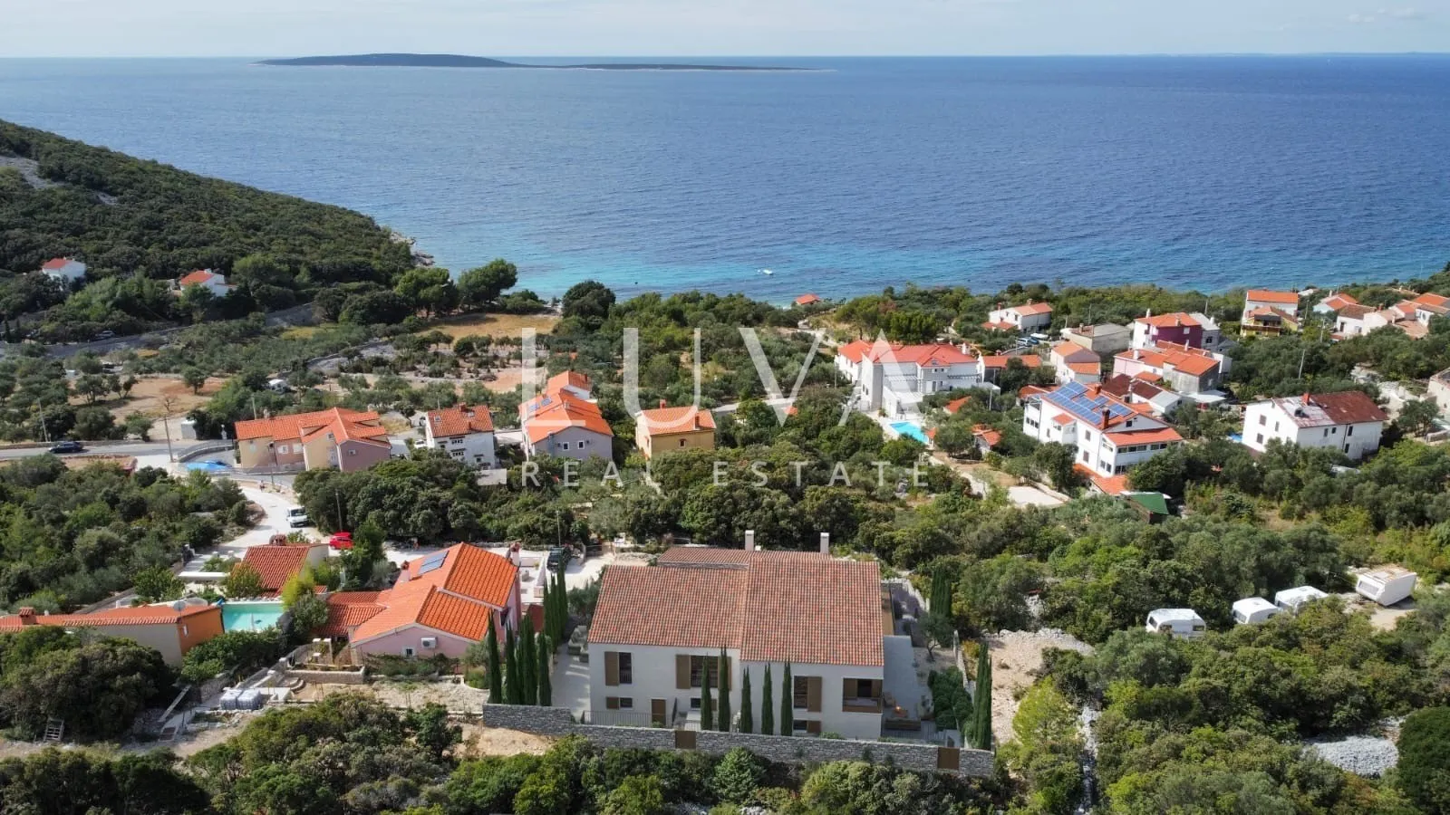 Otok Cres,  Martinšćica, luksuzna kuća s bazenom i predivnim pogledom na more, 267,48 m2