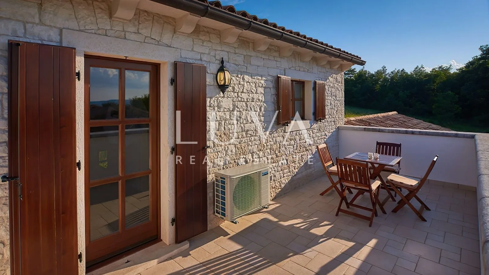 Karojba, Motovun, Istra, kamena kuća s bazenom na prodaju