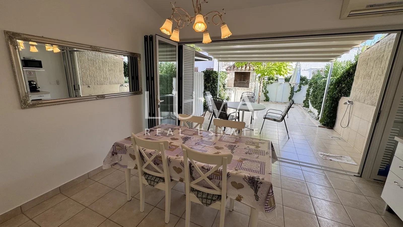 Istria, Novigrad, two-floor house near the sea, 93 m2