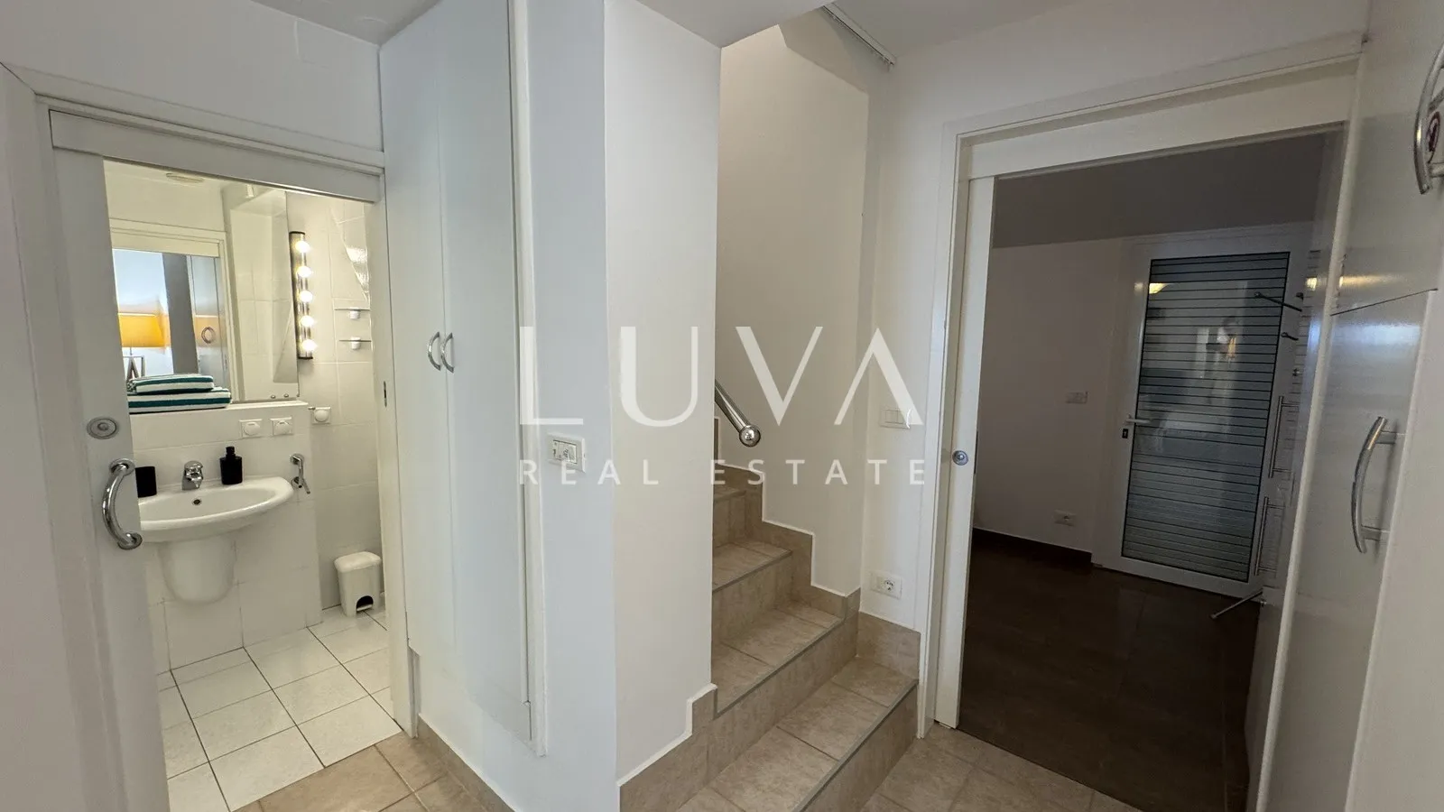 Istria, Novigrad, two-floor house near the sea, 93 m2