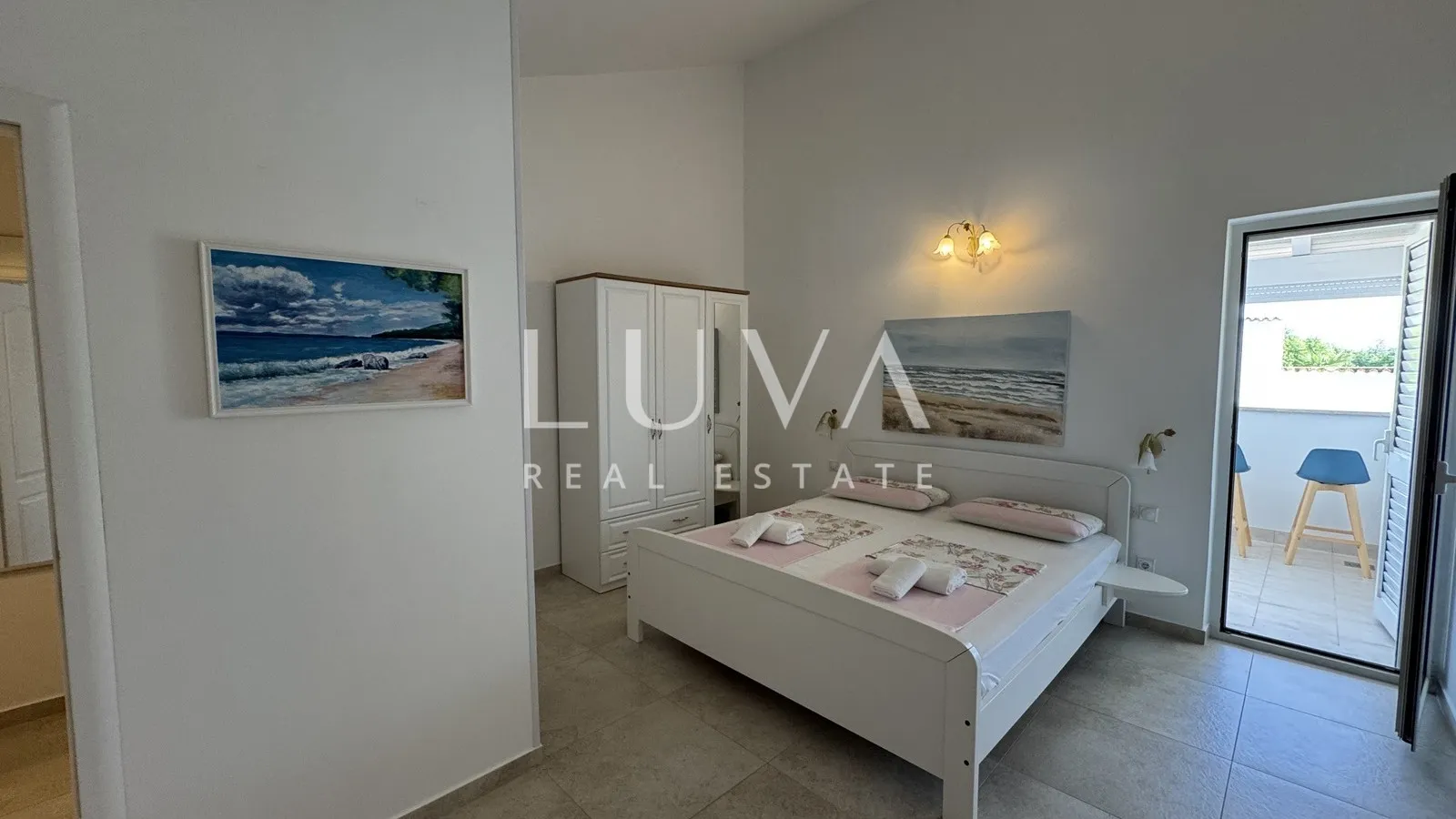 Istria, Novigrad, two-floor house near the sea, 93 m2