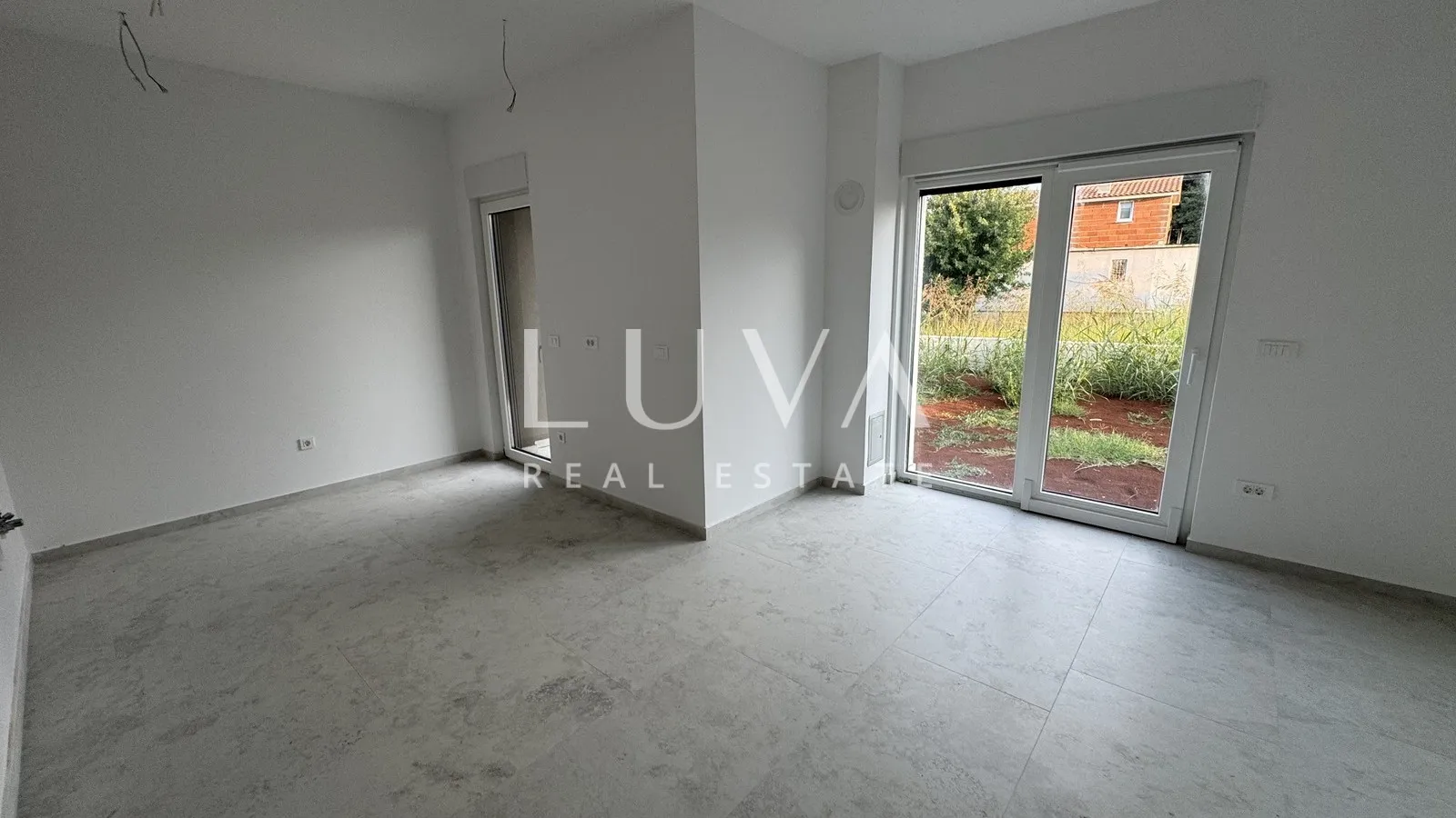 Istrien, Tar, moderne Erdgeschosswohnung mit Garten, 88,16 m2