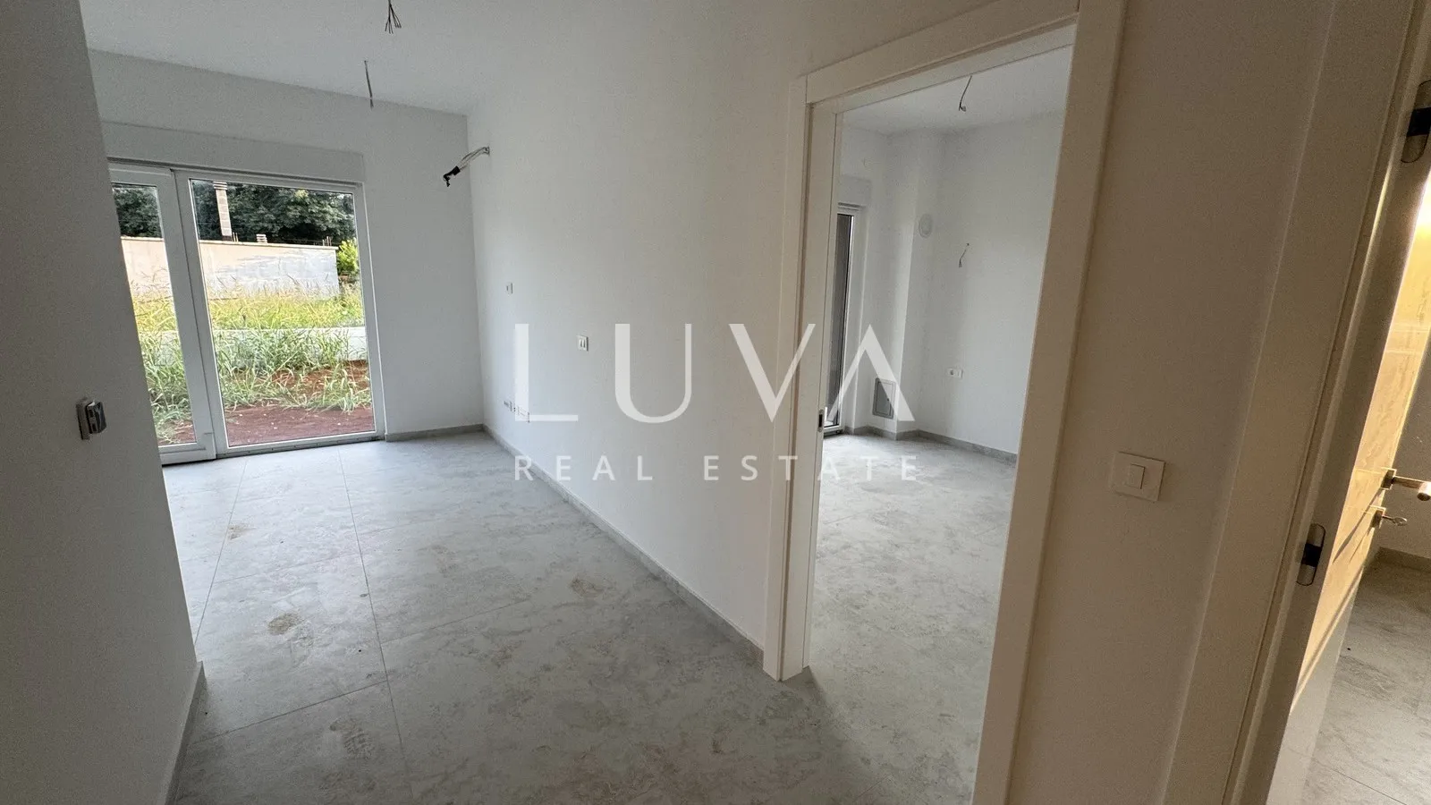 Istrien, Tar, moderne Erdgeschosswohnung mit Garten, 88,16 m2