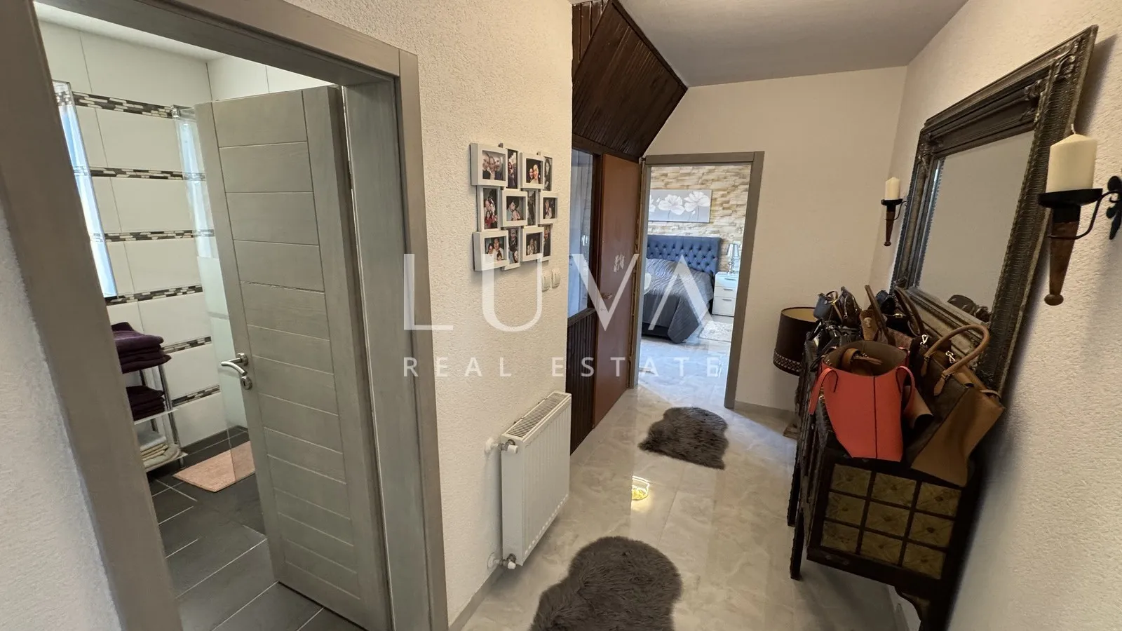 Istra, Višnjan, rustikalna kuća s tri apartmana, 580m2