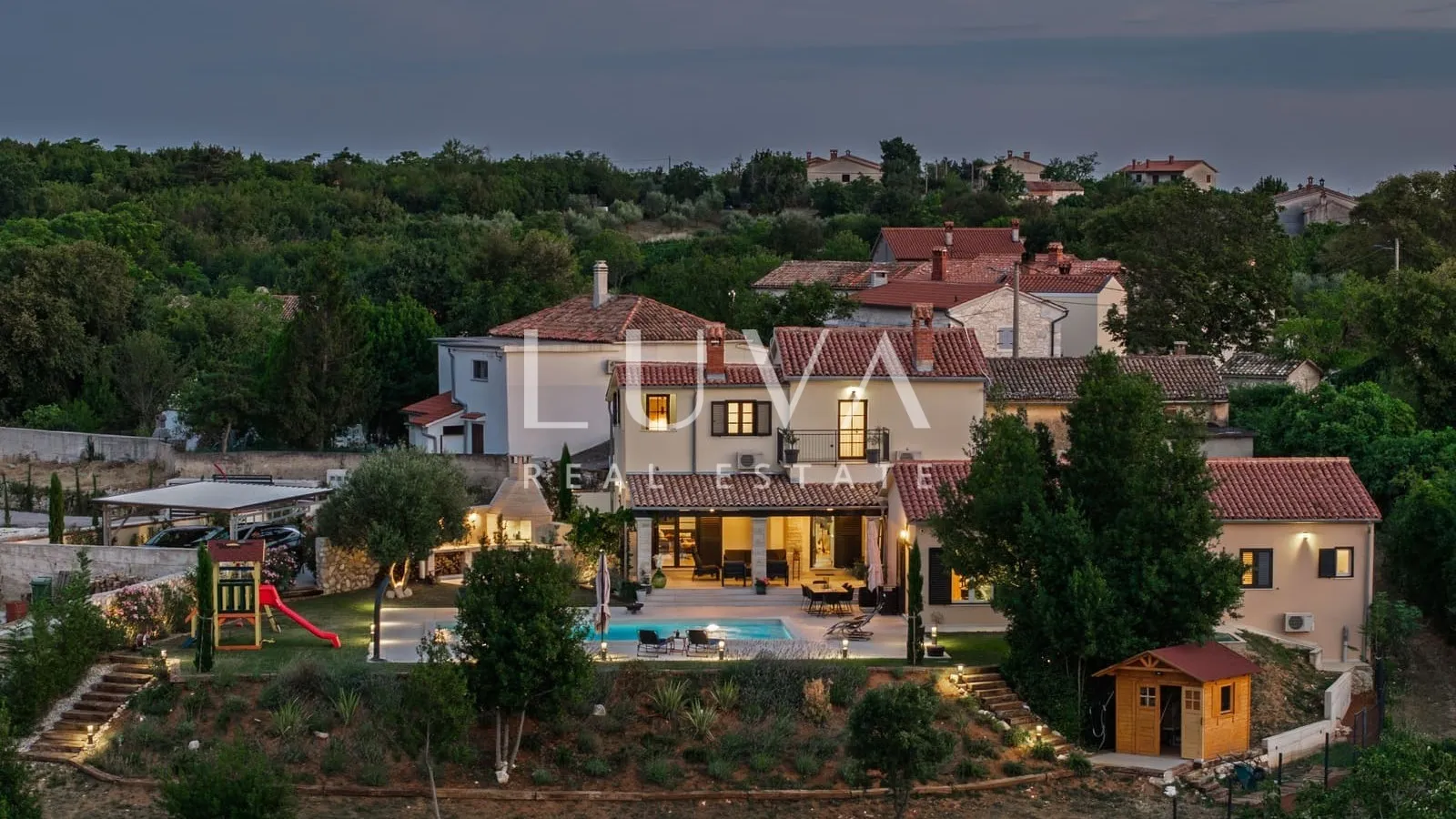 Labin, Istra, luksuzna vila s bazenom na prodaju