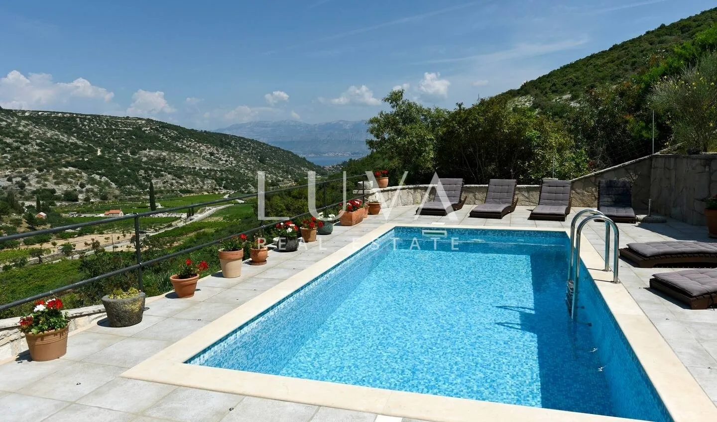 Dol, Brač, kamena kuća s pogledom na more na prodaju