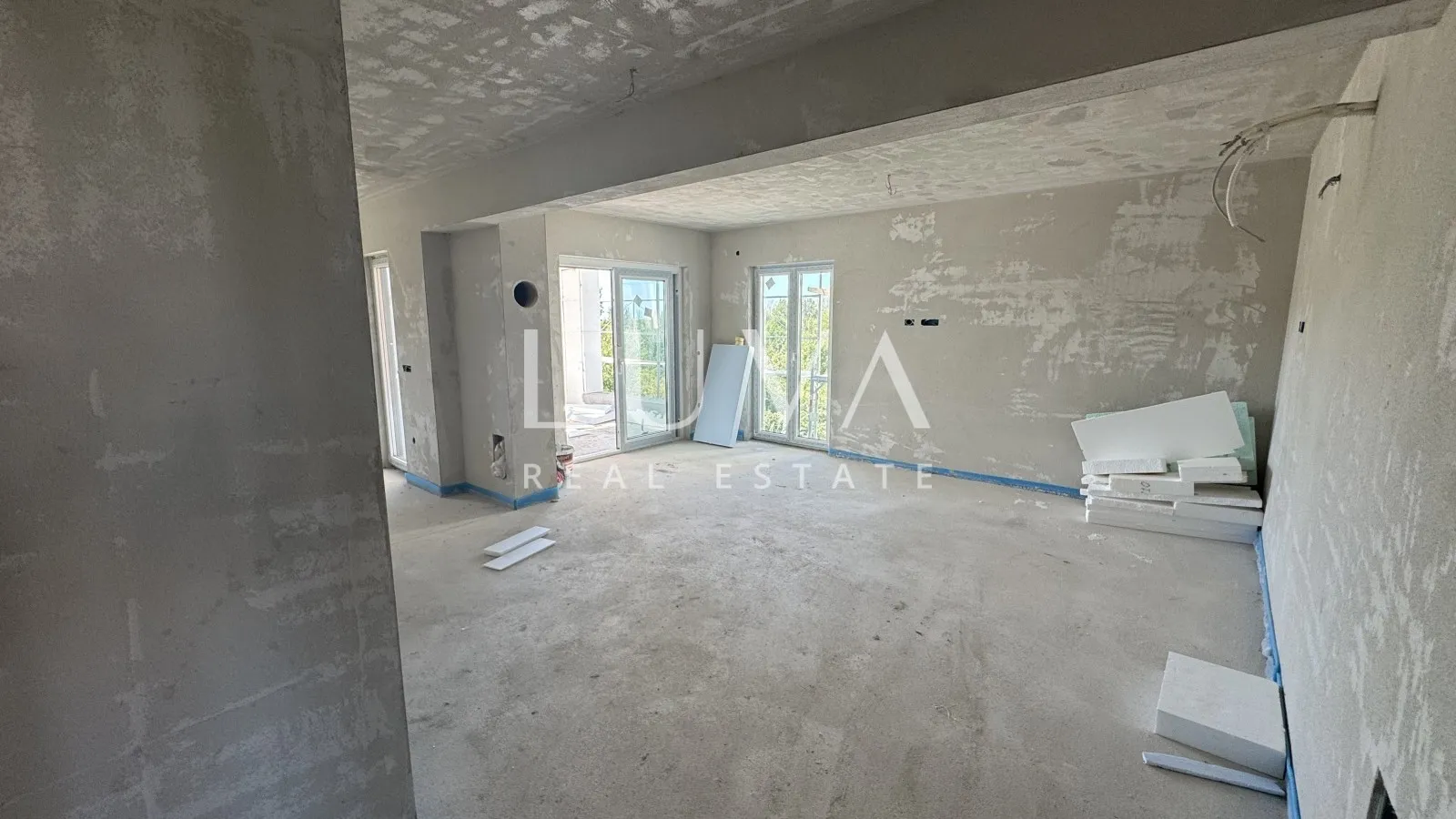 Poreč, Mali Maj, moderne Wohnung im ersten Stock, 91,28 m2