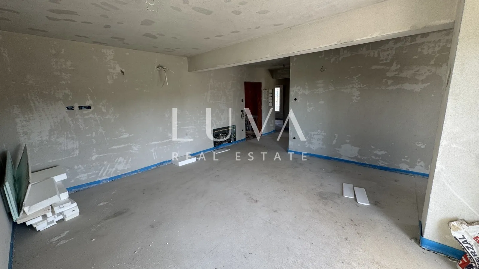 Poreč, Mali Maj, moderne Wohnung im ersten Stock, 91,28 m2