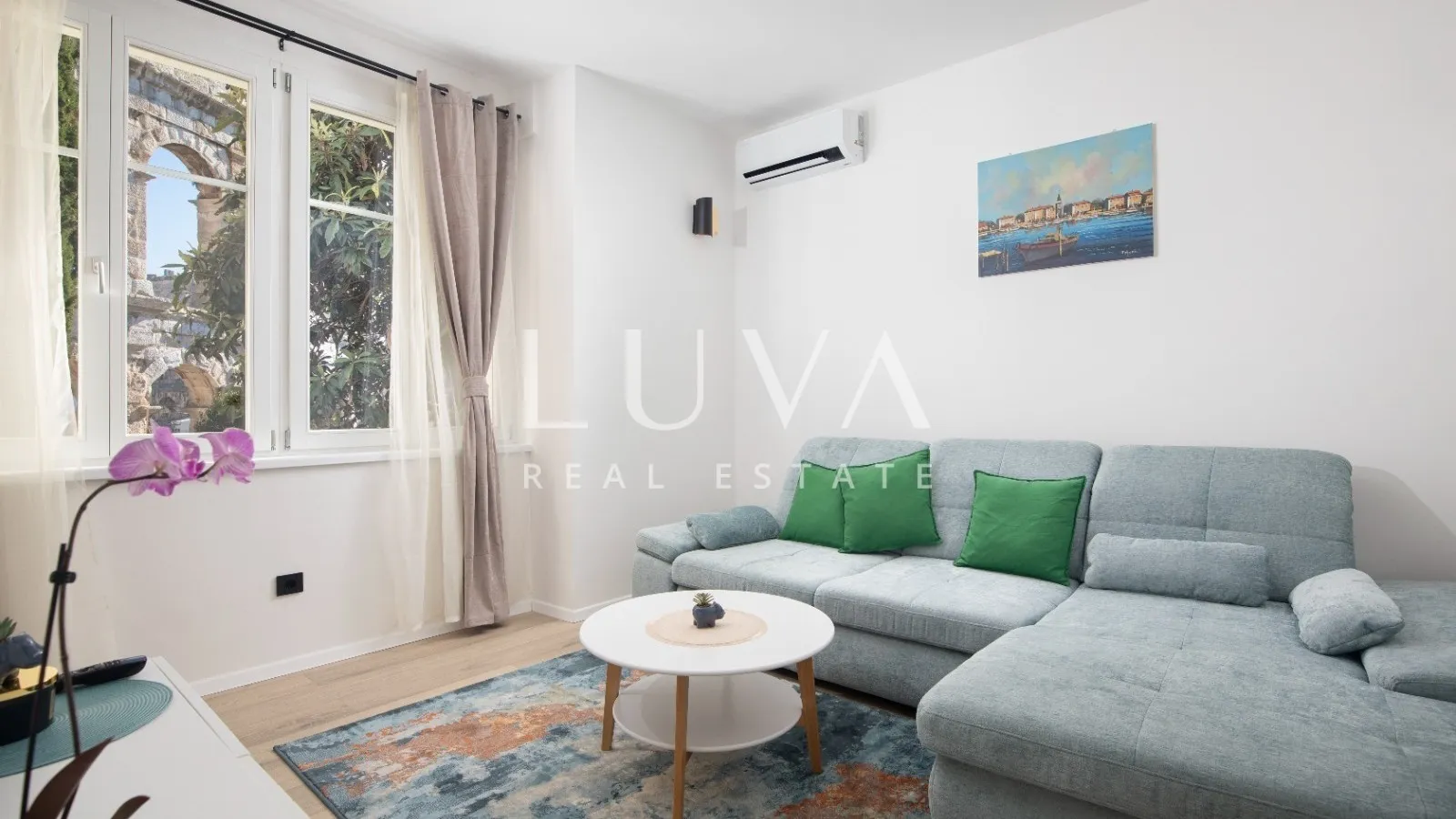 Pula, moderni stan pored Arene s vrtom, 67 m2
