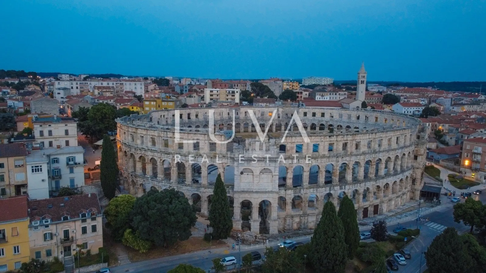 Pula, moderni stan pored Arene s vrtom, 67 m2