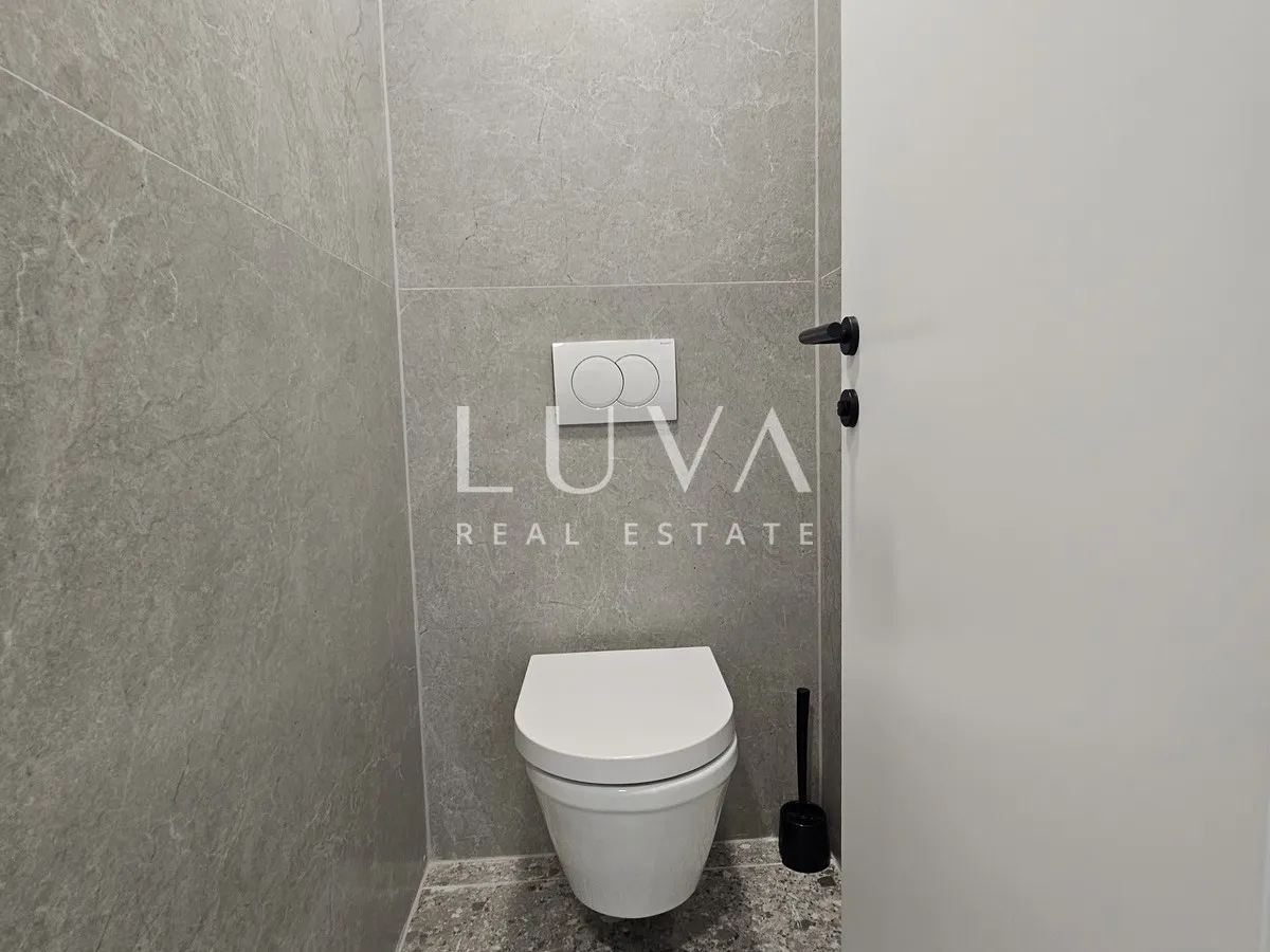 Sesvete, centar, novouređeni poslovni prostor 144m2 za najam