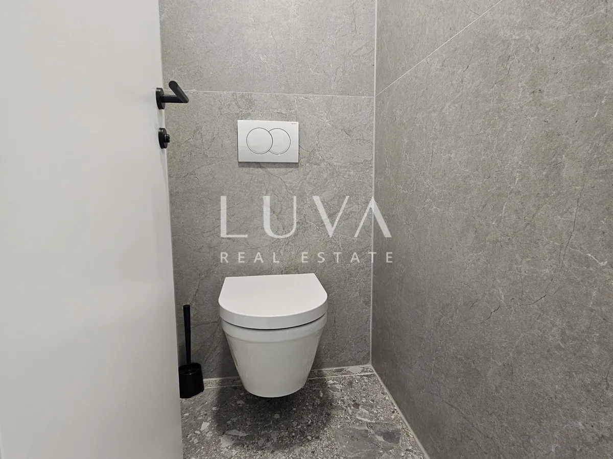 Sesvete, centar, novouređeni poslovni prostor 144m2 za najam