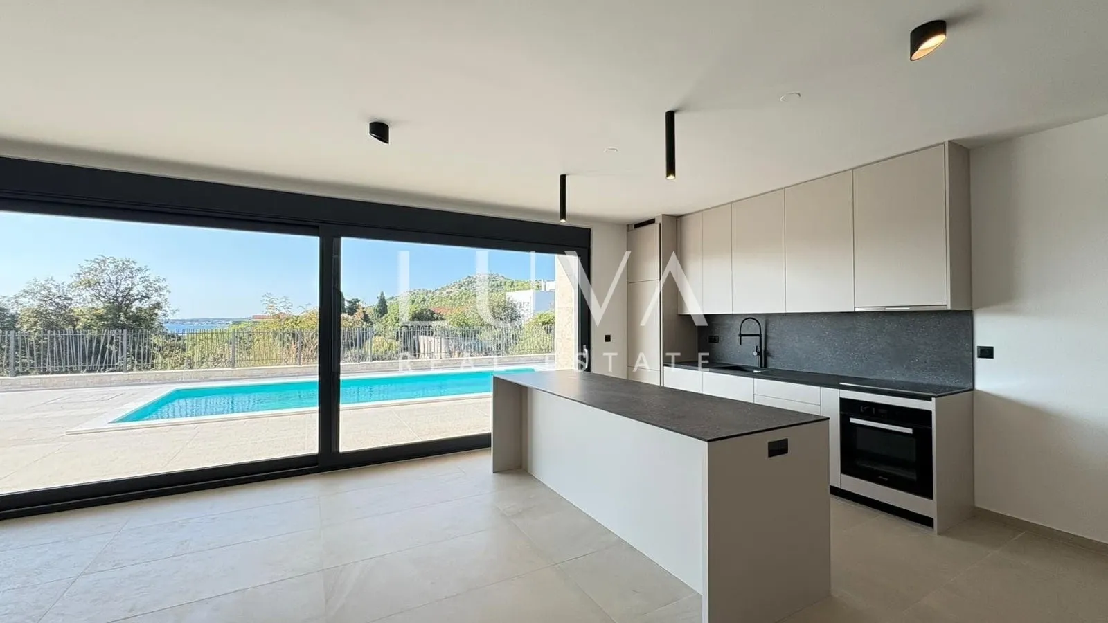 Drage, modern house with pool near the sea for sale