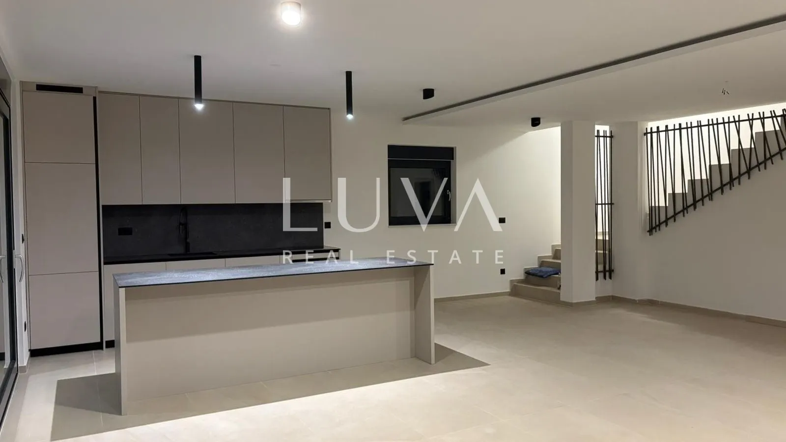 Drage, modern house with pool near the sea for sale