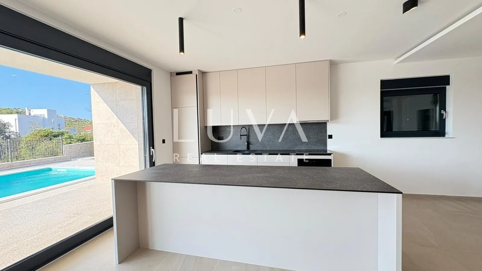 Drage, modern house with pool near the sea for sale
