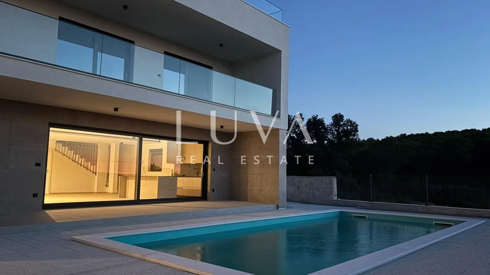 Drage, modern house with pool near the sea for sale