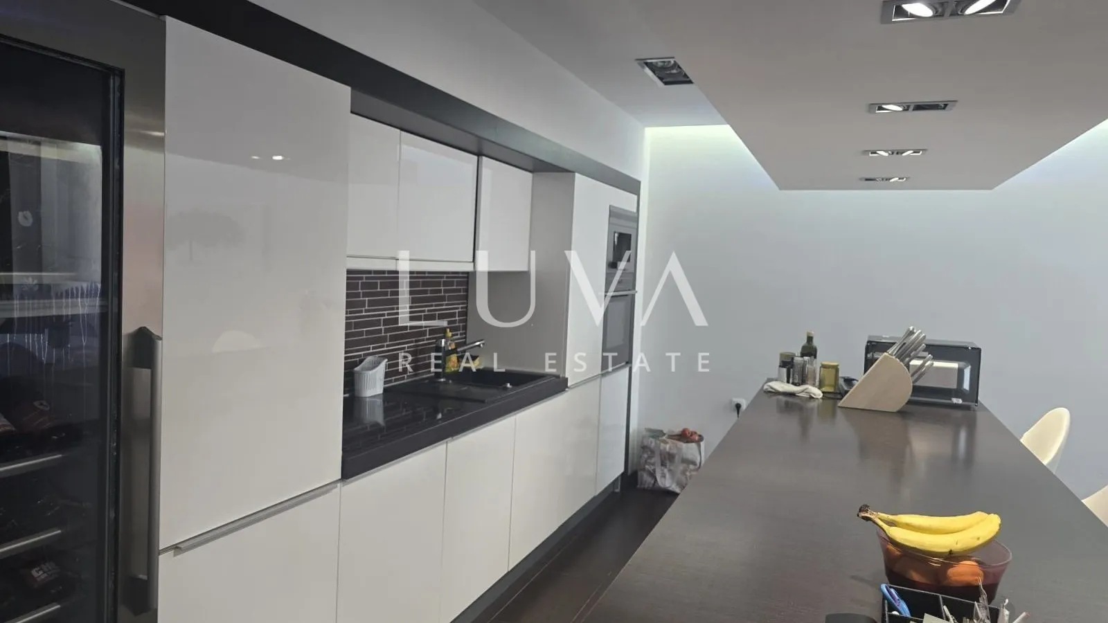 Zagreb, Vrbani, luksuzan trosoban stan 92m2, prodaja