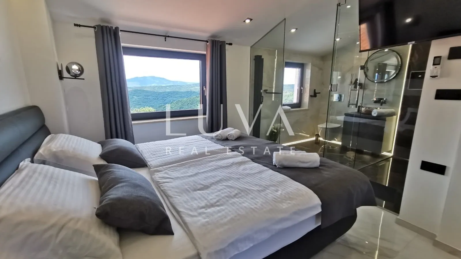 Istra, Vrh, moderna vila s jedinstvenim pogledom, 190 m2