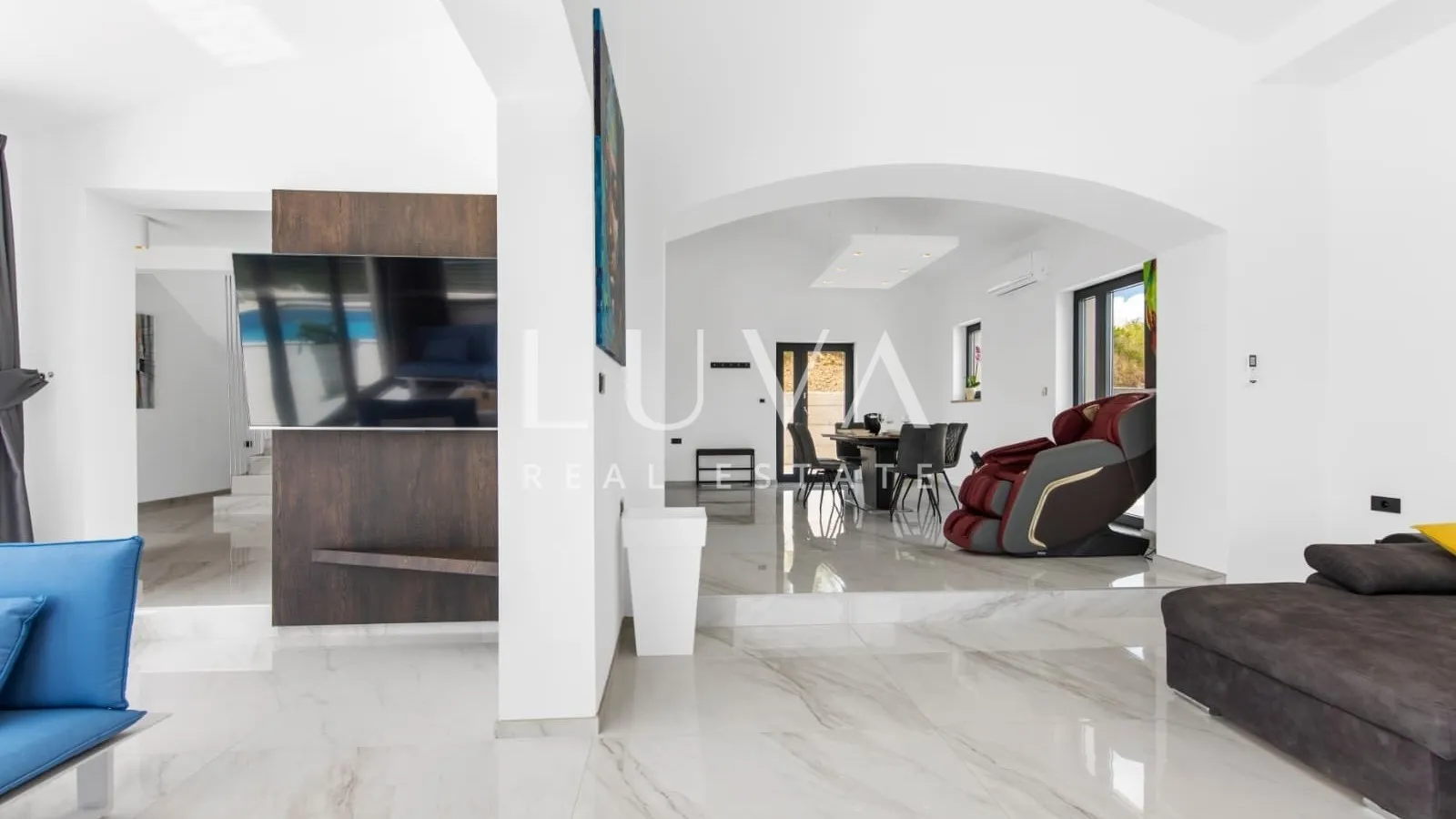 Istra, Vrh, moderna vila s jedinstvenim pogledom, 190 m2