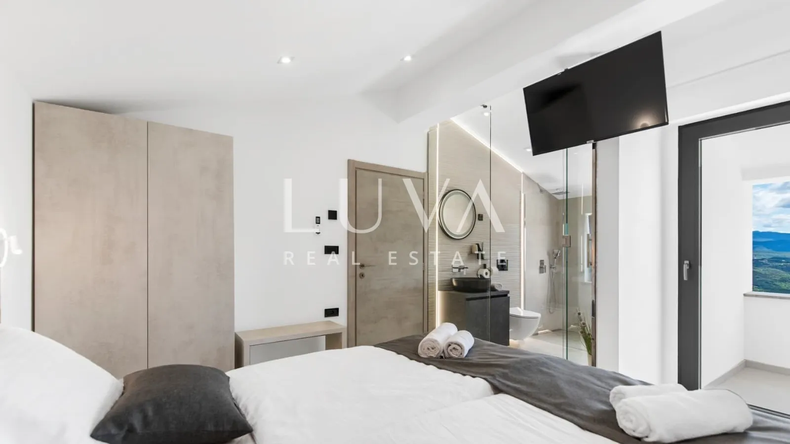 Istra, Vrh, moderna vila s jedinstvenim pogledom, 190 m2