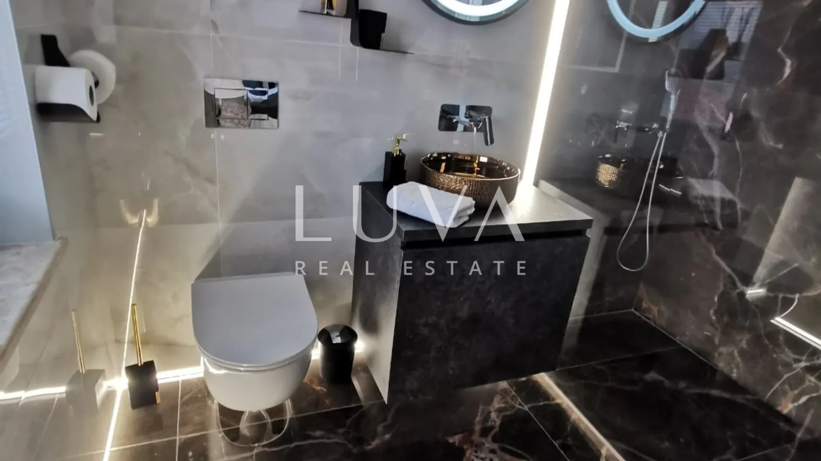 Istra, Vrh, moderna vila s jedinstvenim pogledom, 190 m2