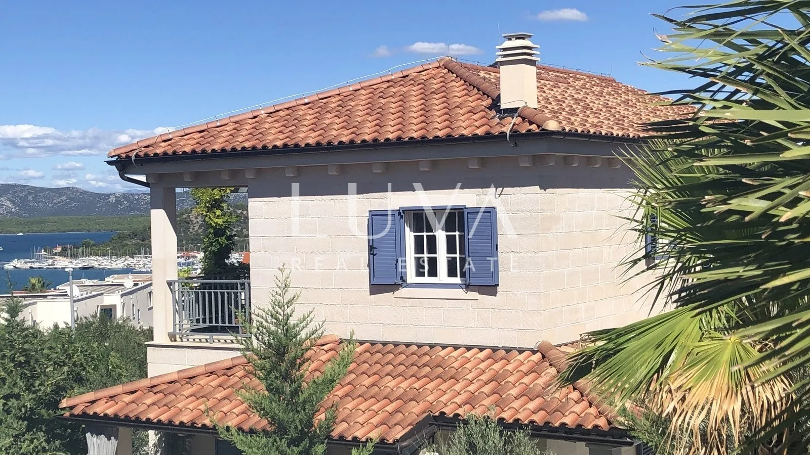 Luxury house 148m2 with a pool for sale, Murter Betina