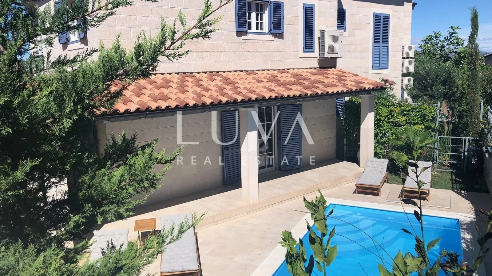 Luxury house 148m2 with a pool for sale, Murter Betina