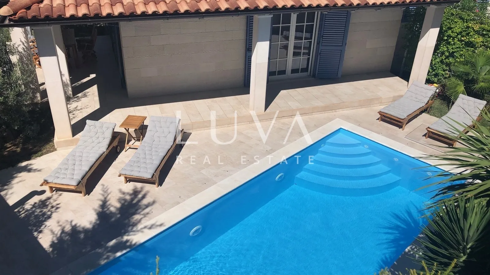 Luxury house 148m2 with a pool for sale, Murter Betina