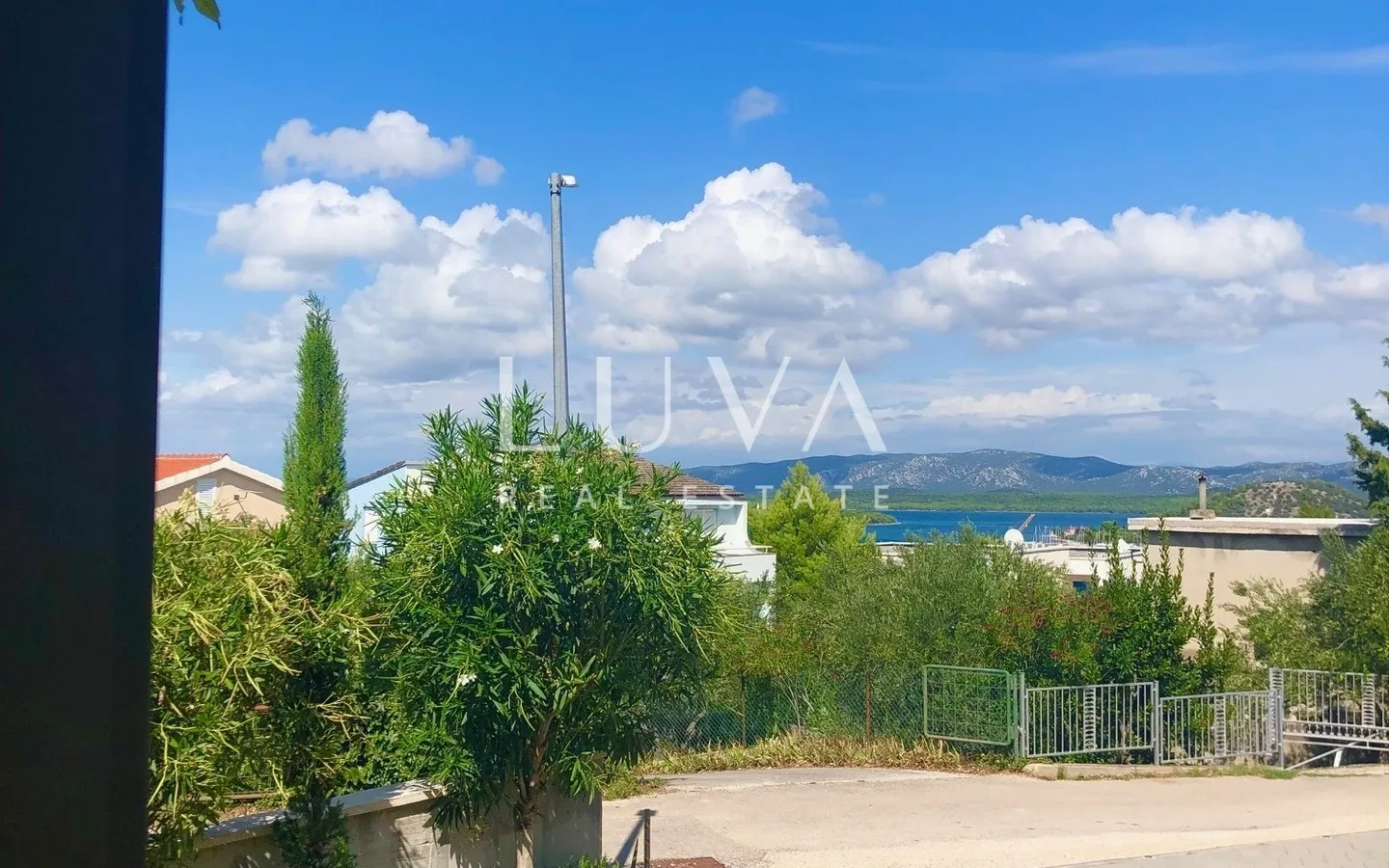 Luxury house 148m2 with a pool for sale, Murter Betina