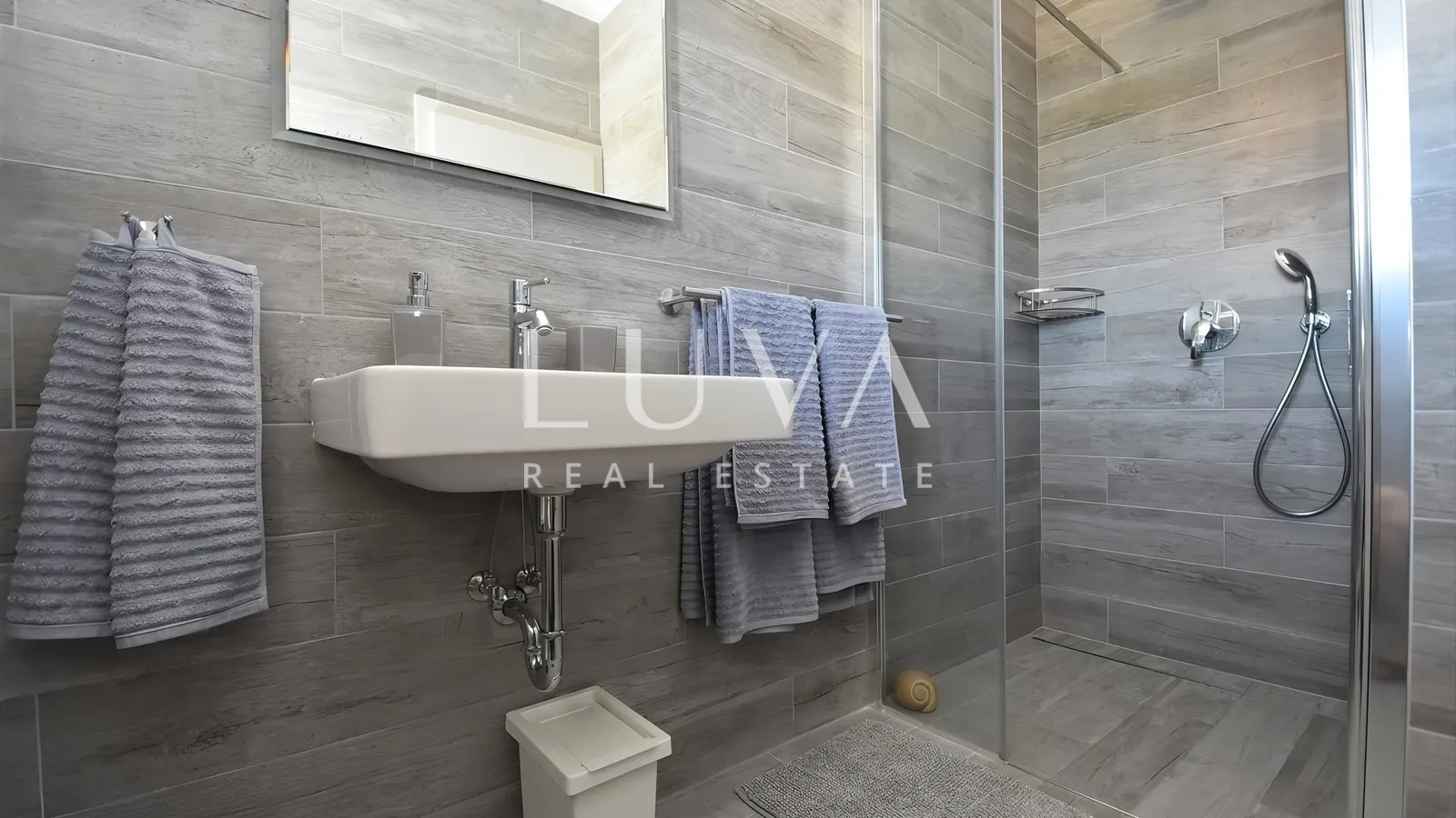 Luxury house 148m2 with a pool for sale, Murter Betina