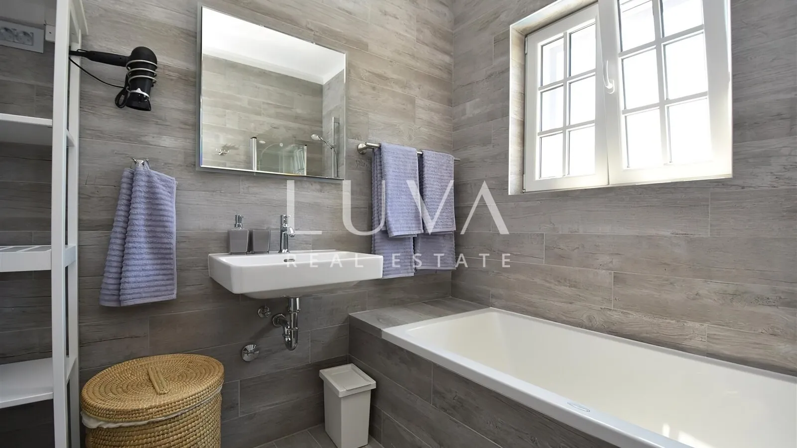 Luxury house 148m2 with a pool for sale, Murter Betina