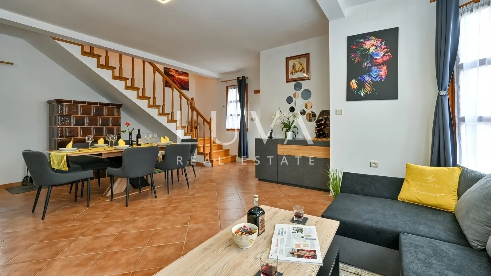 Kloštar Ivanić, kuća s bazenom 145m2 i vinograd na prodaju
