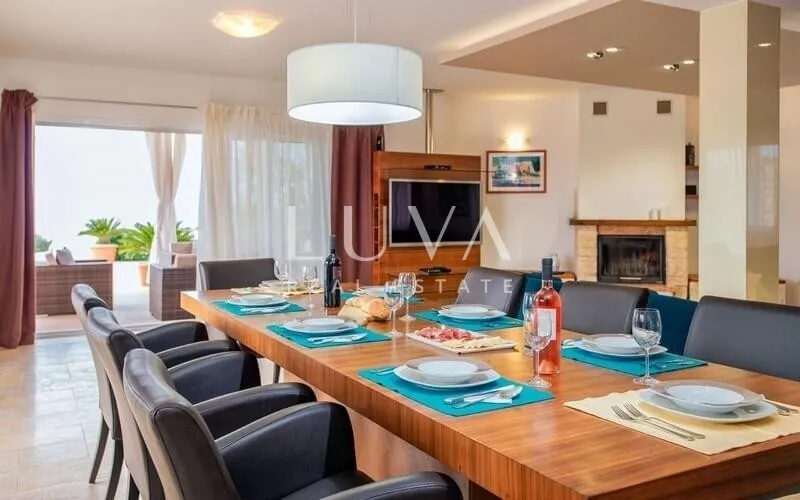 Hvar, Brusje, luksuzna vila s bazenom i pogledom na more na prodaju