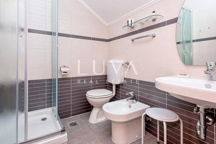Hvar, Brusje, luksuzna vila s bazenom i pogledom na more na prodaju