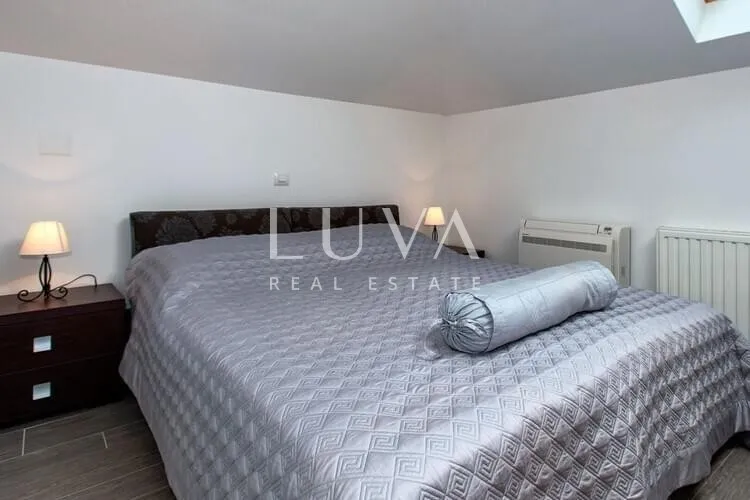 Hvar, Brusje, luksuzna vila s bazenom i pogledom na more na prodaju