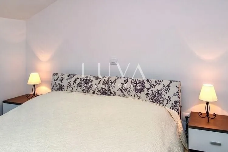 Hvar, Brusje, luksuzna vila s bazenom i pogledom na more na prodaju